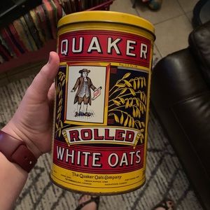 VINTAGE 1984 QUAKER OATS TIN